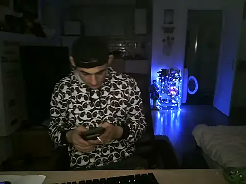 Snapshot of mihaimichael chatting on November 30, 2025, 3:18 am mihaimichael online show from November 30, 2025, 3:18 am