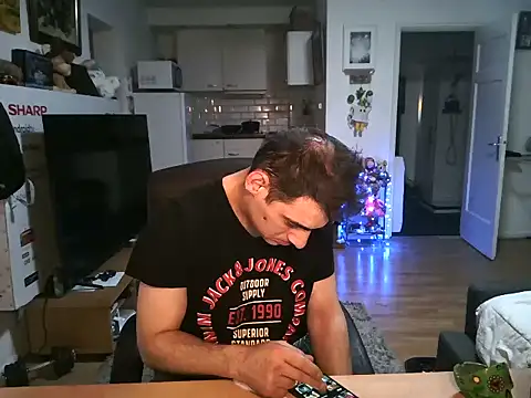 Snapshot of mihaimichael chatting on November 29, 2025, 2:55 am mihaimichael online show from November 29, 2025, 2:55 am