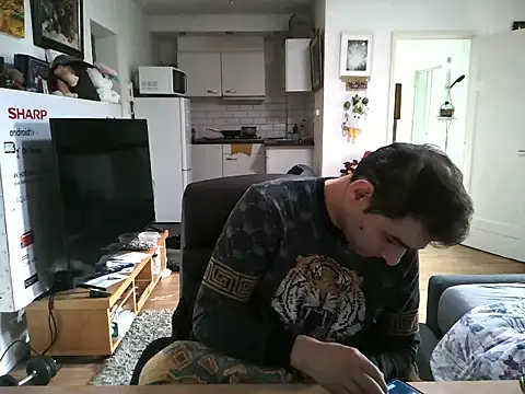 Snapshot of mihaimichael chatting on December 22, 2025, 12:05 pm mihaimichael online show from December 22, 2025, 12:05 pm