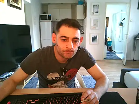 mihaimichael online show from May 1, 2026, 3:50 pm
