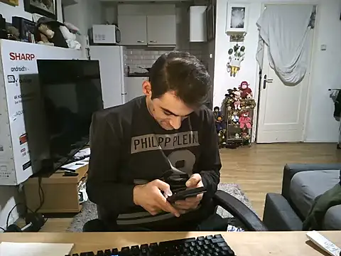 Snapshot of mihaimichael chatting on December 20, 2025, 2:03 am mihaimichael online show from December 20, 2025, 2:03 am