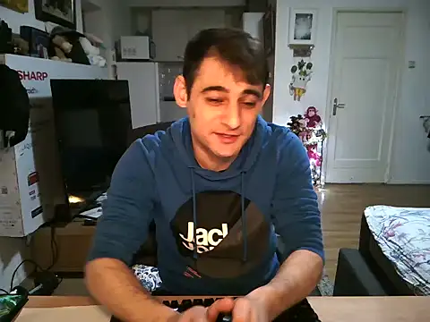 Snapshot of mihaimichael chatting on December 17, 2025, 5:07 pm mihaimichael online show from December 17, 2025, 5:07 pm