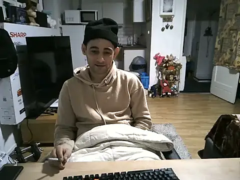 Snapshot of mihaimichael chatting on November 18, 2025, 1:21 am mihaimichael online show from November 18, 2025, 1:21 am