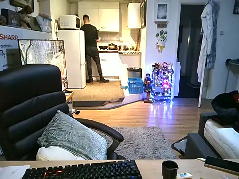 Snapshot of mihaimichael chatting on December 2, 2025, 12:00 am mihaimichael online show from December 2, 2025, 12:00 am