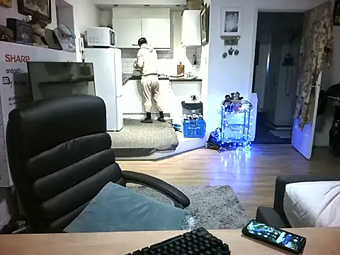 Snapshot of mihaimichael chatting on November 27, 2025, 2:23 am mihaimichael online show from November 27, 2025, 2:23 am