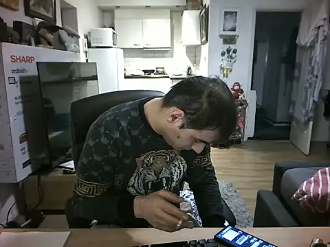 Snapshot of mihaimichael chatting on December 20, 2025, 3:37 pm mihaimichael online show from December 20, 2025, 3:37 pm