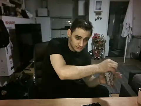 Snapshot of mihaimichael chatting on November 15, 2025, 12:03 am mihaimichael online show from November 15, 2025, 12:03 am