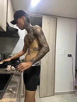 Herem369 online show from November 9, 2025, 3:21 am