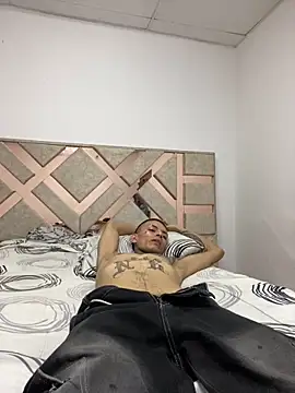 Snapshot of Herem369 chatting on February 7, 2026, 10:18 pm Herem369 online show from February 7, 2026, 10:18 pm