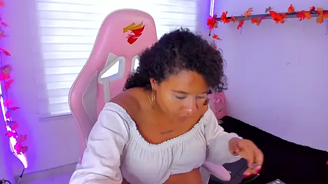 keyla roberts777 online show from November 16, 2025, 9:51 pm