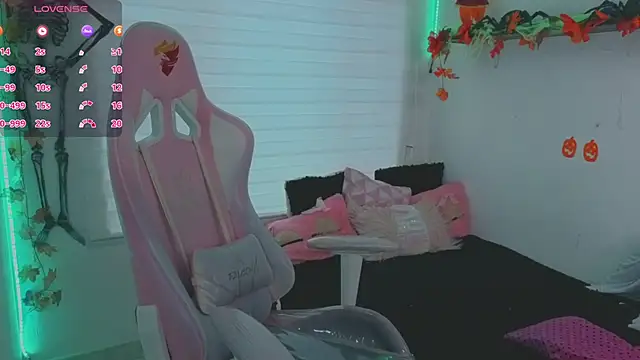 keyla roberts777 online show from October 20, 2025, 7:36 pm