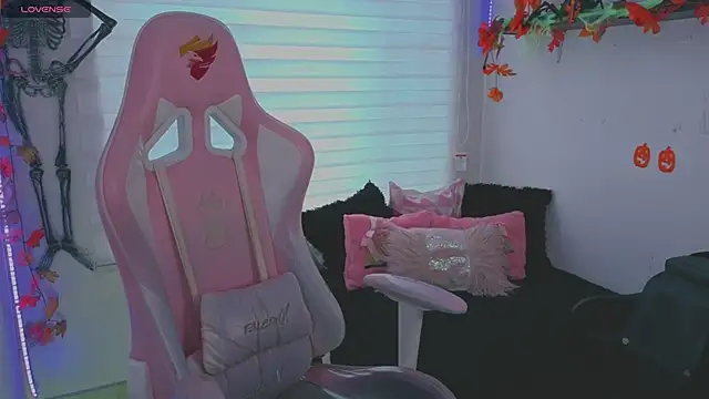 keyla roberts777 online show from October 14, 2025, 12:50 pm