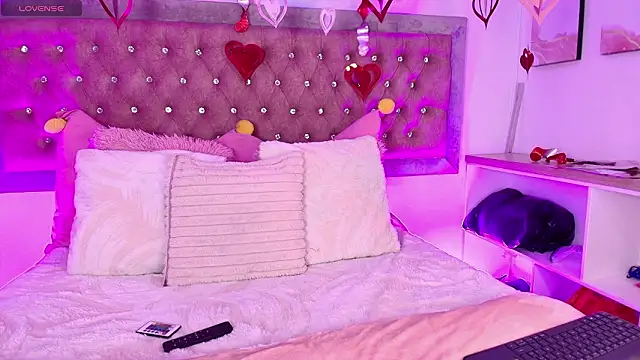 Tayzon Foxxx online show from February 13, 2026, 1:11 pm