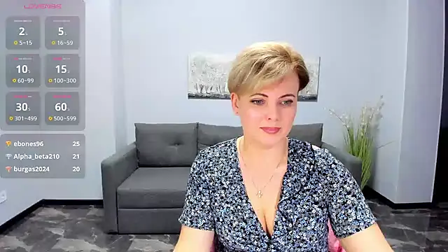 Julia Wilsone online show from March 9, 2025, 3:49 pm