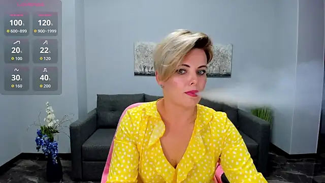 Julia Wilsone online show from October 3, 2025, 12:50 pm