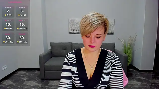 Julia Wilsone online show from March 4, 2025, 12:33 pm