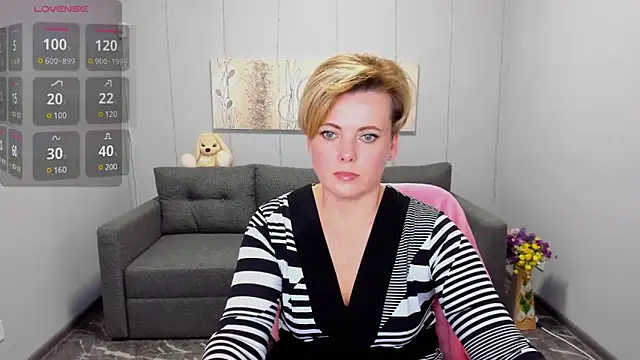 Snapshot of Julia_Wilsone chatting on January 27, 2025, 1:09 pm Julia Wilsone online show from January 27, 2025, 1:09 pm