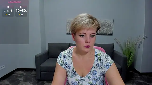 Snapshot of Julia_Wilsone chatting on January 24, 2025, 6:57 am Julia Wilsone online show from January 24, 2025, 6:57 am