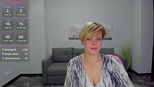 Julia Wilsone online show from February 21, 2025, 3:54 pm