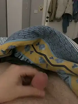 Snapshot of Erenn34 chatting on November 21, 2025, 12:31 am Erenn34 online show from November 21, 2025, 12:31 am