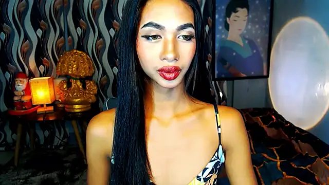 PrettyLatiina online show from January 22, 2025, 2:03 pm