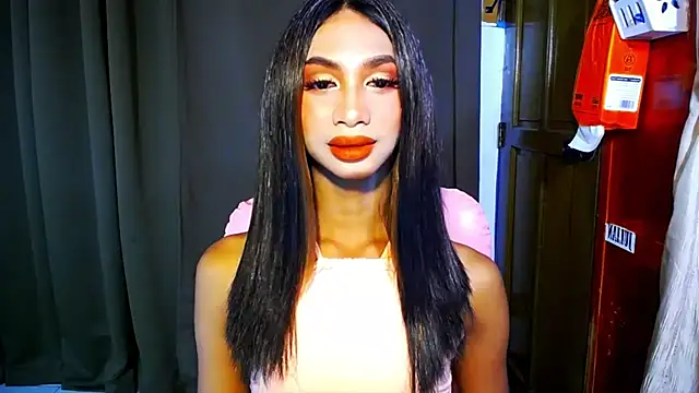 PrettyLatiina online show from October 30, 2025, 2:54 am