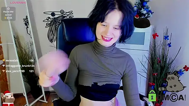 Snapshot of Alina_Mills chatting on January 1, 2025, 6:38 pm Alina Mills online show from January 1, 2025, 6:38 pm