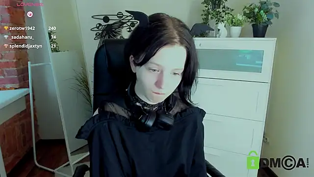 Snapshot of Alina_Mills chatting on February 21, 2025, 2:06 pm Alina Mills online show from February 21, 2025, 2:06 pm