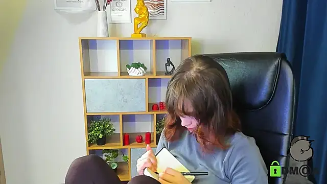 Alina Mills online show from November 7, 2025, 9:03 am