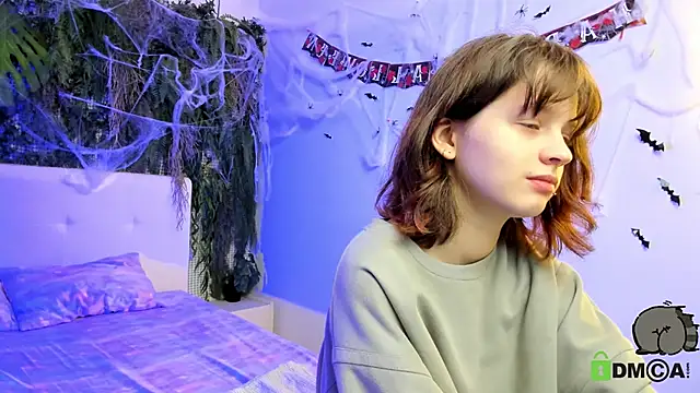 Snapshot of Alina_Mills chatting on October 28, 2025, 8:35 am Alina Mills online show from October 28, 2025, 8:35 am