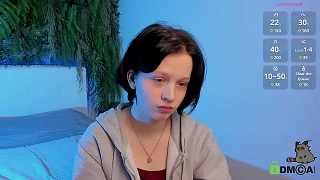 Snapshot of Alina_Mills chatting on February 3, 2025, 8:35 pm Alina Mills online show from February 3, 2025, 8:35 pm