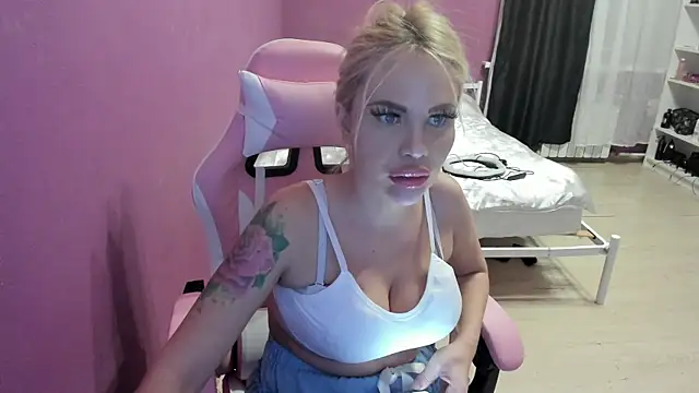 Lika8234 online show from September 18, 2025, 8:12 pm