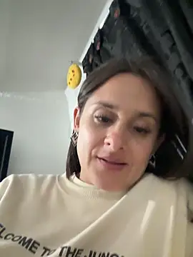 Snapshot of Alice_milf_ chatting on March 2, 2026, 11:33 pm Alice milf online show from March 2, 2026, 11:33 pm