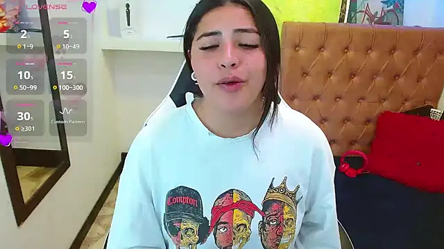 Snapshot of _luna_torres chatting on November 28, 2025, 1:22 pm luna torres online show from November 28, 2025, 1:22 pm