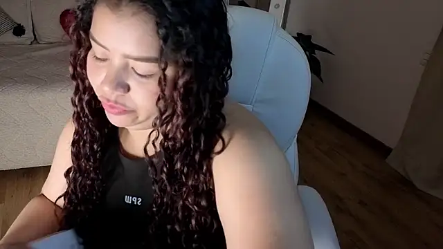 loly marce online show from September 14, 2025, 8:53 pm