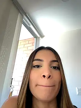 Snapshot of VictoriaNoah_ chatting on November 8, 2025, 5:05 pm VictoriaNoah online show from November 8, 2025, 5:05 pm