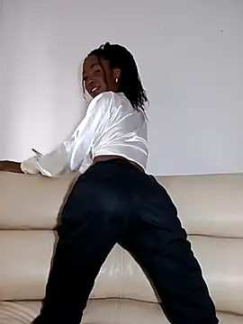 Snapshot of AbbyTomson chatting on October 20, 2025, 6:08 pm AbbyTomson online show from October 20, 2025, 6:08 pm