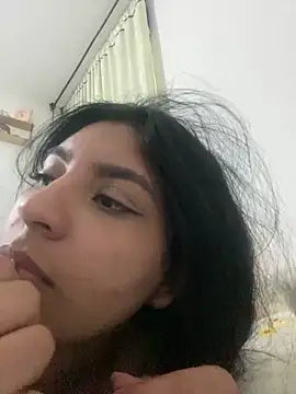 Snapshot of cloe_small chatting on March 1, 2025, 7:41 am cloe small online show from March 1, 2025, 7:41 am