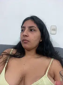 Snapshot of cloe_small chatting on February 27, 2025, 5:29 am cloe small online show from February 27, 2025, 5:29 am
