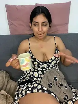 Snapshot of cloe_small chatting on February 20, 2025, 5:01 am cloe small online show from February 20, 2025, 5:01 am