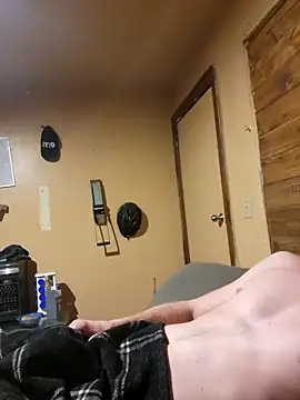 Snapshot of BigDDave6979 chatting on February 18, 2025, 11:08 pm BigDDave6979 online show from February 18, 2025, 11:08 pm