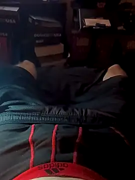 Snapshot of crazycam619 chatting on January 18, 2026, 5:22 am crazycam619 online show from January 18, 2026, 5:22 am