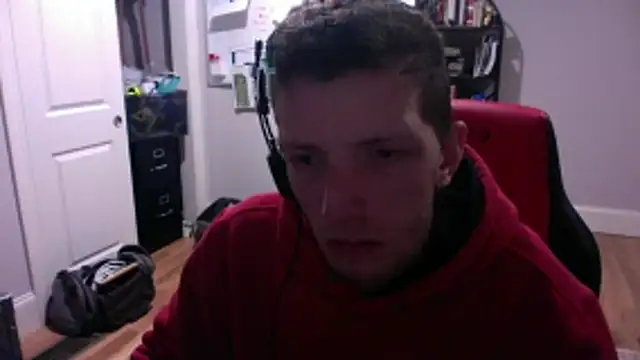 Snapshot of Matthew_Brennan chatting on December 2, 2025, 5:53 am Matthew Brennan online show from December 2, 2025, 5:53 am