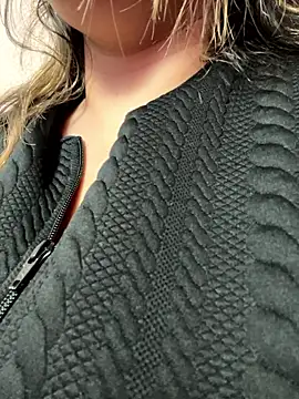 LinaBrowm online show from January 13, 2026, 4:11 pm