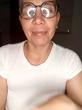 Snapshot of luz_bella chatting on December 14, 2024, 2:33 am luz bella online show from December 14, 2024, 2:33 am