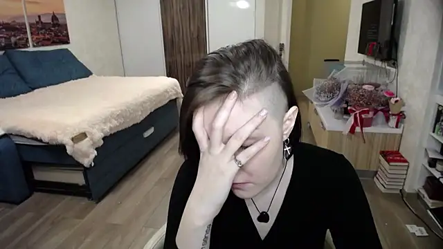 Snapshot of Kira_Bakker chatting on October 22, 2025, 5:56 pm Kira Bakker online show from October 22, 2025, 5:56 pm