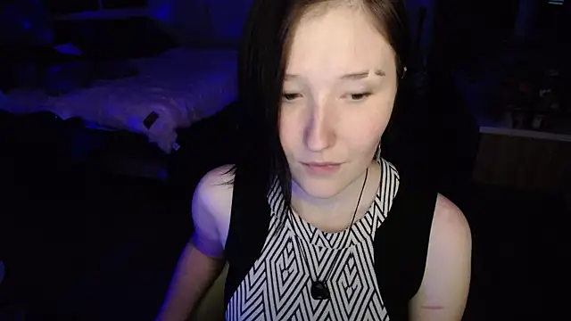 Snapshot of Kira_Bakker chatting on October 2, 2025, 11:41 pm Kira Bakker online show from October 2, 2025, 11:41 pm