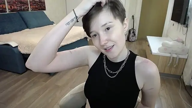 Snapshot of Kira_Bakker chatting on November 25, 2025, 5:02 pm Kira Bakker online show from November 25, 2025, 5:02 pm