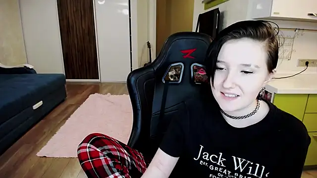 Snapshot of Kira_Bakker chatting on February 9, 2025, 10:43 pm Kira Bakker online show from February 9, 2025, 10:43 pm