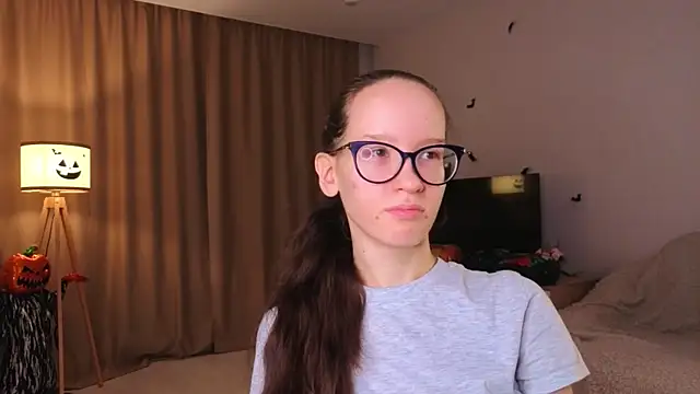 BettyBrowni online show from November 16, 2025, 4:12 pm